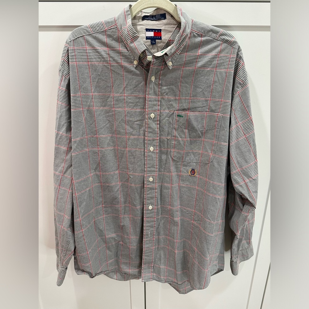 Tommy Hilfiger button-down shirt size Large grey plaid